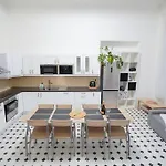 Apartmán New! Mucha 3bdr Flat In Heart Of The Center