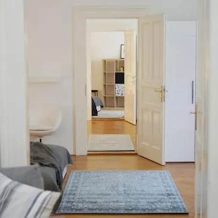 New! Mucha 3bdr Flat In Heart Of The Center Apartmán