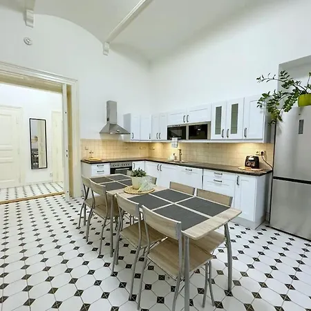 Apartmán New! Mucha 3bdr Flat In Heart Of The Center