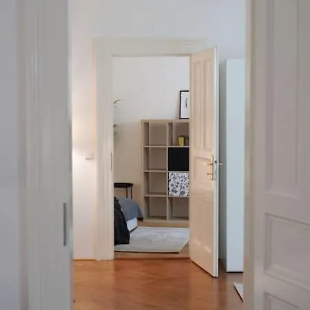 New! Mucha 3bdr Flat In Heart Of The Center Apartmán