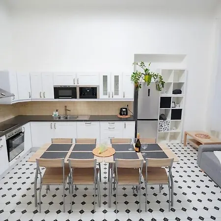 Apartmán New! Mucha 3bdr Flat In Heart Of The Center