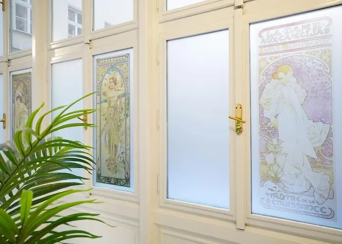 New! Mucha 3bdr Flat In Heart Of The Center * Praha