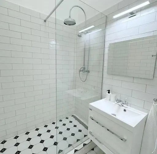 New! Mucha 3bdr Flat In Heart Of The Center * Praha