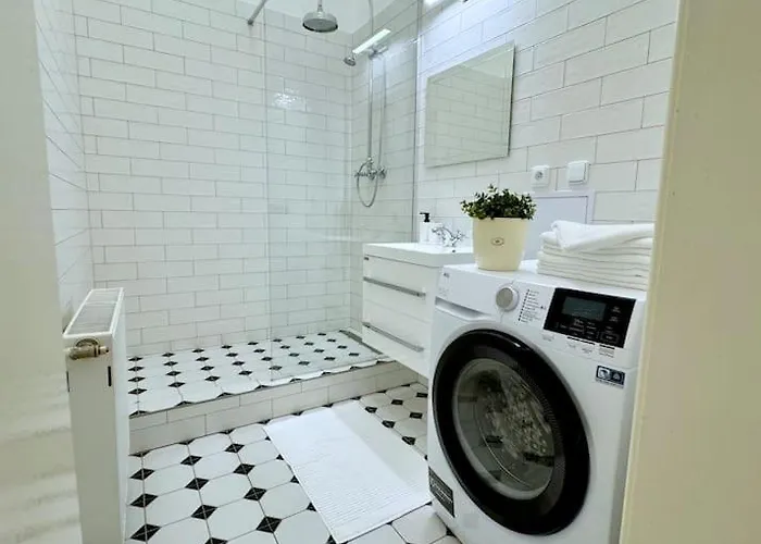 New! Mucha 3bdr Flat In Heart Of The Center *