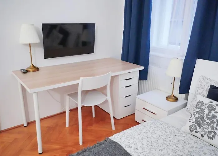 New! Mucha 3bdr Flat In Heart Of The Center * Praha