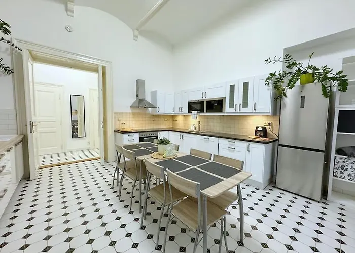 Apartmán New! Mucha 3bdr Flat In Heart Of The Center