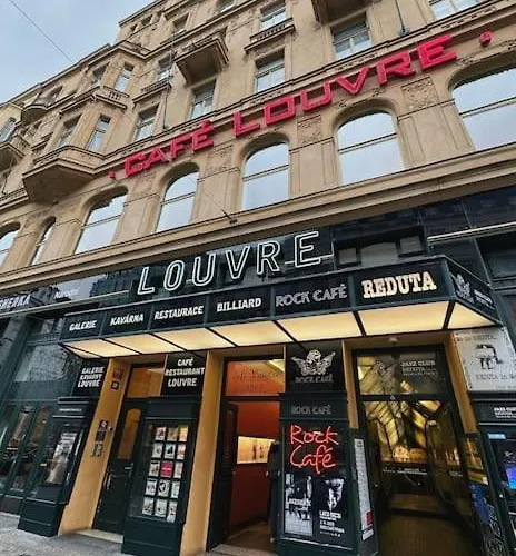 New! Mucha 3bdr Flat In Heart Of The Center